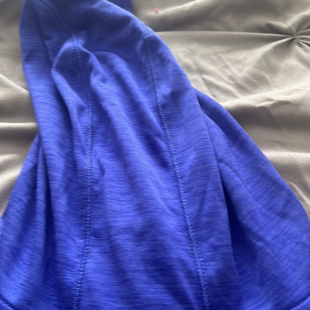 It's never been worn super cute purple size m - Picture 6 of 6